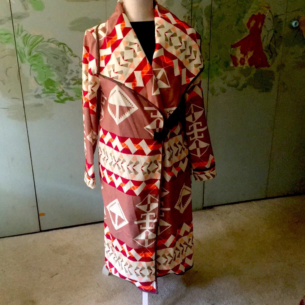 NWOT AZTEC printed design robe/light fashion statement jacket